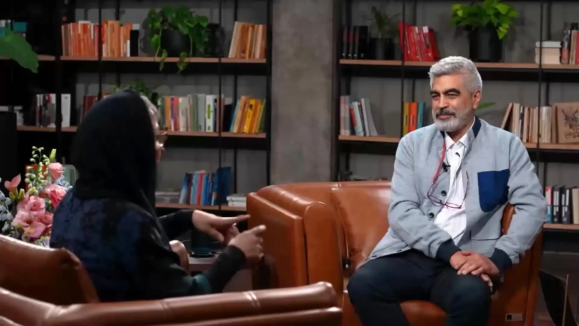 وقتی آزیتا حاجیان از نحوه آشنایی و ازدواج با شریفی‌نیا میگه! + فیلم