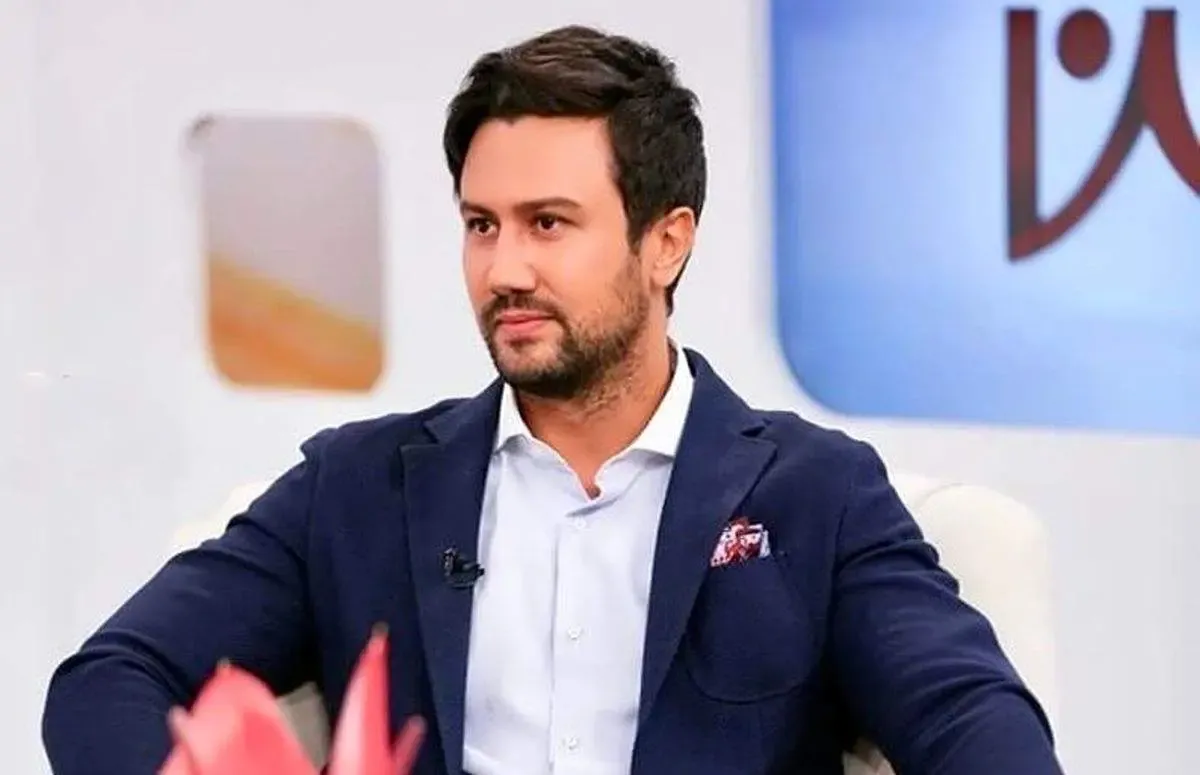 شاهرخ استخری و خانواده‌اش با استایل پاییزی در یک کافه شیک دیده شدند/عکس