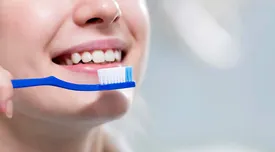مسواک زدن روی یک پا/ راز جوانی و سلامت بدن!