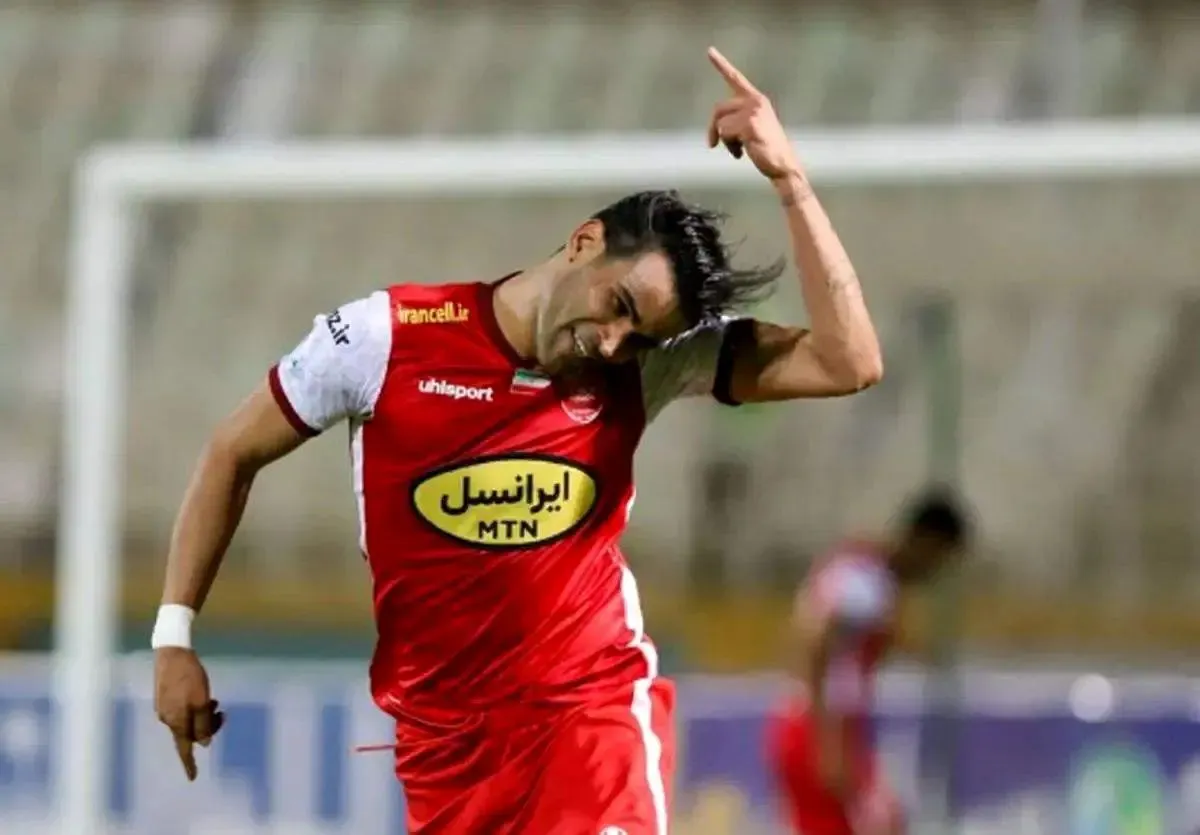 آل کثیر پیراهن جنجالی پرسپولیس را گرفت!