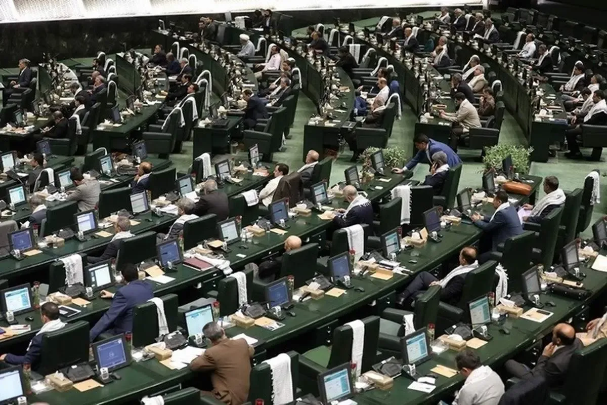 نقد و بررسی سیاست‌ خارجه در بهارستان