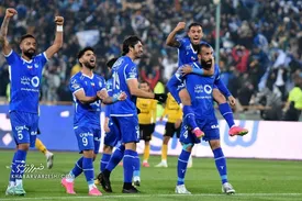 غش کردن داور به سمت استقلال در بازی با سپاهان!/ تصاویر جنجالی