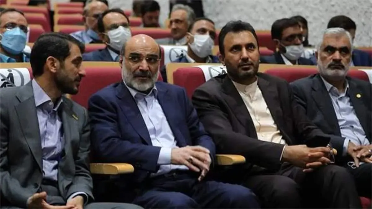 فارس به فروش 13.5 میلیارد دلاری در 1401 می‌رسد/ اولین پارک «های تک» پتروشیمی را در عسلویه احداث می‌کنیم/ امسال، ‏سال پایه‌گذاری پارک‌های تخصصی در گروه خلیج فارس است