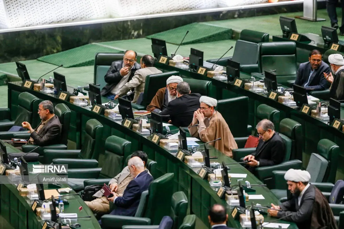 شنبه یا پنجشنبه مساله این است