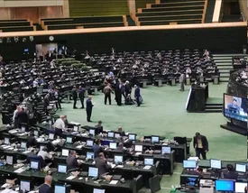 تحصن و استعفای نادران در اعتراض به قالیباف