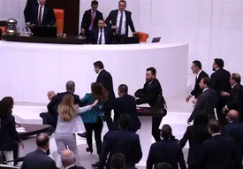 ببینید/ زد و خورد شدید نمایندگان در پارلمان ترکیه