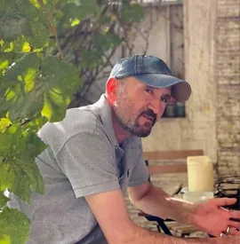 غفور حسینی پدرزن نوید محمدزاده آزاد شد