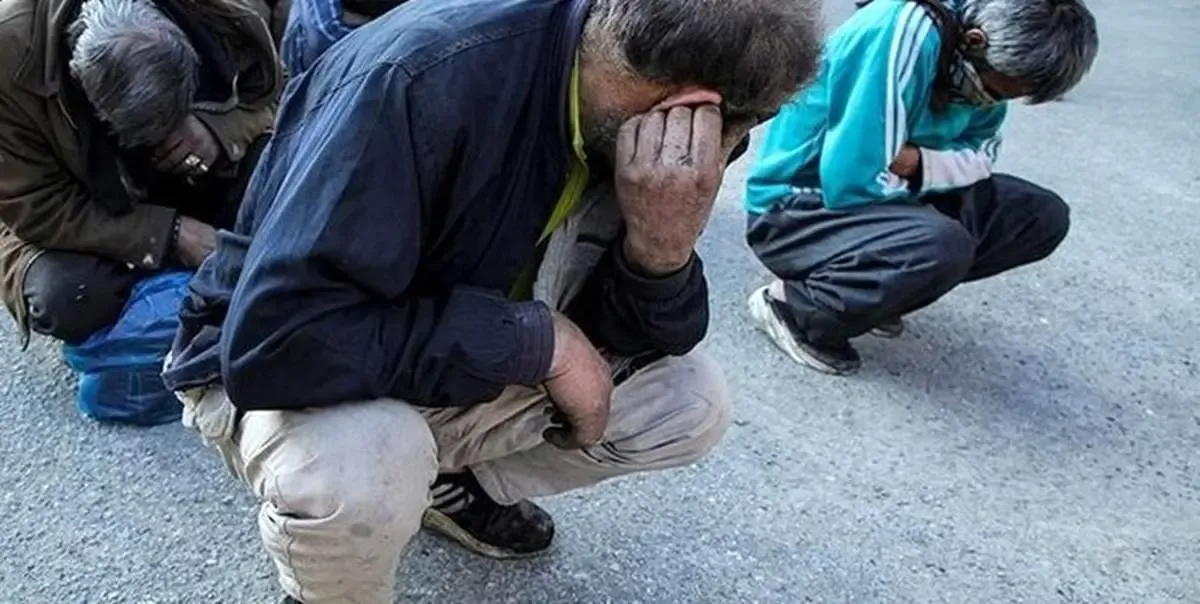 معتادان محله هاشم‌آباد  تهران جمع می شوند