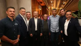 دورهمی علی دایی با فردوسی‌پور، کریم باقری و خاکپور/عکس