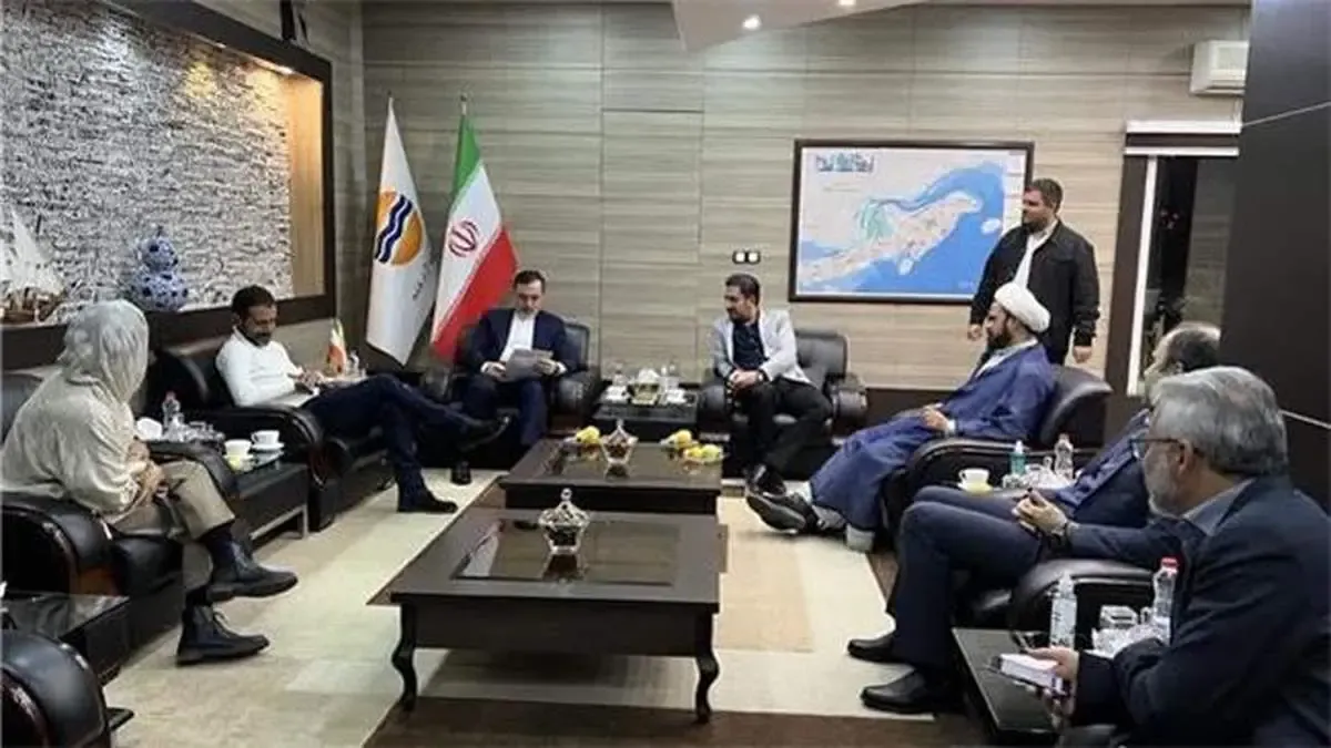 معرفی ظرفیت‌های قشم، نیازمند نگاه جدیدی در حوزه‌های هنری است/ حمایت منطقه آزاد قشم از فعالیت‌های هنری برای نمایش فرهنگ اصیل جزیره