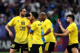 الهلال 3 - سپاهان 1، ترک حسرت‌بار آسیا با 10 نفر