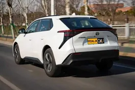 اولین شاسی بلند برقی تویوتا به ایران آمد/ عکس