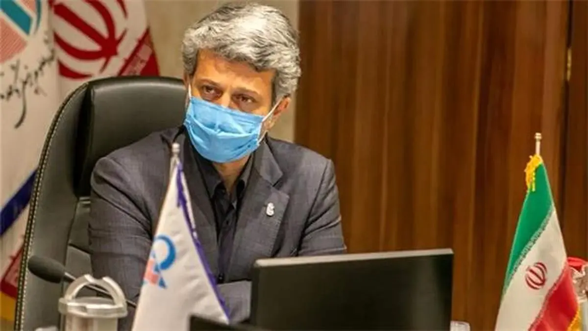 به دلیل کمبودِ واکسن برخی مراکز واکسیناسیون را از مدار خارج کرده بودیم/ ازدحام مردم در پایگاه‌های سلامت