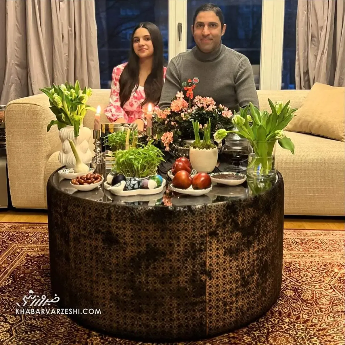 وحید هاشمیان و دخترش در کنار سفره هفت‌سین/ عکس