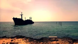 سرنوشت تلخ کشتی یونانی کیش/ از جاذبه گردشگری به اثر رو به نابودی/ ویدیو