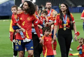 مدافع اسپانیا: کاش هیچ پولی نداشتم ولی پسرم سالم بود