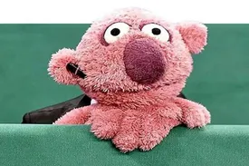 گفتگوی تصویری جناب خان با اوون