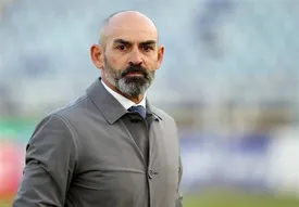 پاکو خمس اردوی تراکتورسازی را ترک کرد