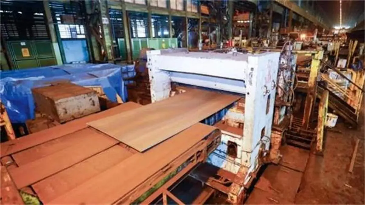 ركورد تولید روزانه خط برش سنگین در ناحیه نورد گرم فولاد مباركه شكسته شد