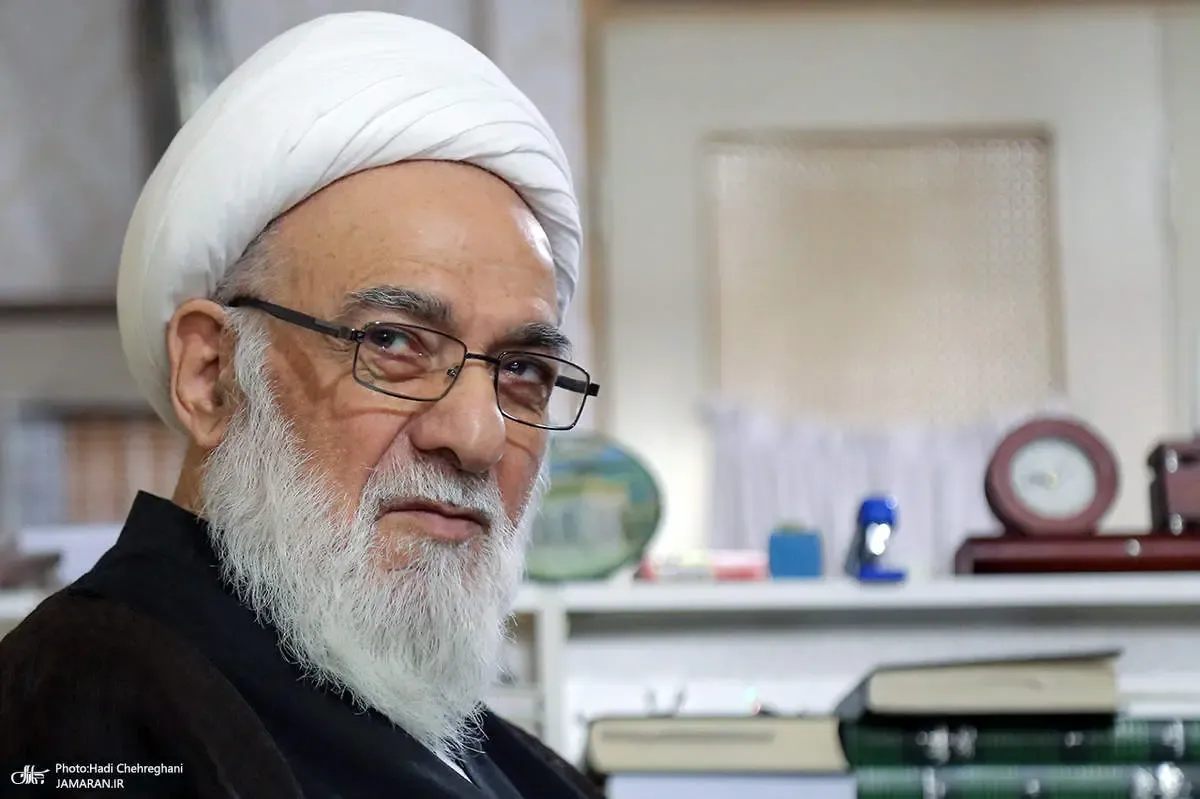 آیت الله گرامی: رضاخان از خشونت نتیجه‌ای نگرفت | برخوردهای جاهلانه، خشونت‌آمیز و تند، اثر خوبی ندارد