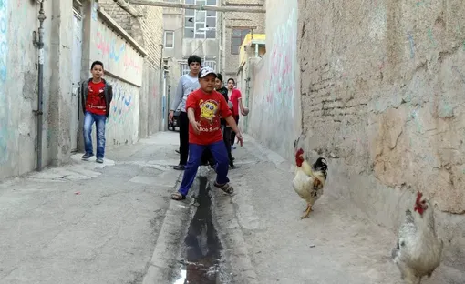 اوقات فراغت کودکان پایین شهر/ عکس:ابوالفضل عرب جوادی