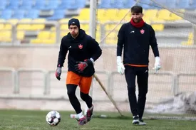 گلر آکادمی پرسپولیس در ترکیب اصلی مقابل ذوب آهن