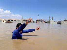 ​اولین سیلی سیل نواخته شد