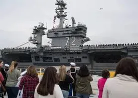 منبع آگاه: بخشی از ناوگان آمریکا در آستانه مذاکرات مسقط، بیش از یک هفته با ایران فاصله دارد