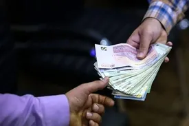 حقوق کارمندان دولت در سال ۱۴۰۴ به طور متوسط ۲۰ درصد افزایش می‌یابد