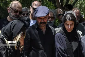 زری خوشکام در کنار علی حاتمی به خاک سپرده شد/ تصاویر
