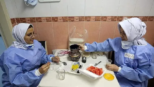 لحظه افطار /عکاس : محمد محسن زاده