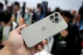 قاچاق آیفون ۱۵ توسط اسپانسر تیم استقلال!