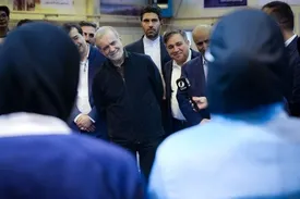 پزشکیان بازیکنان تیم ملی فوتسال زنان را غافلگیر کرد