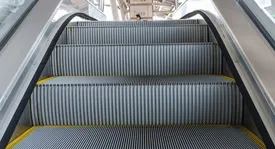 عضو شورای شهر: پله برقیها قطعات یدکی برای تعمیر ندارند | پله برقیها را جمع کنیم تا مصیبت از سر مردم باز شود