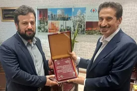 تقدیر دبیر کل انجمن صنفی کارفرمایی صنعت پتروشیمی از مدیرعامل پتروشیمی زاگرس