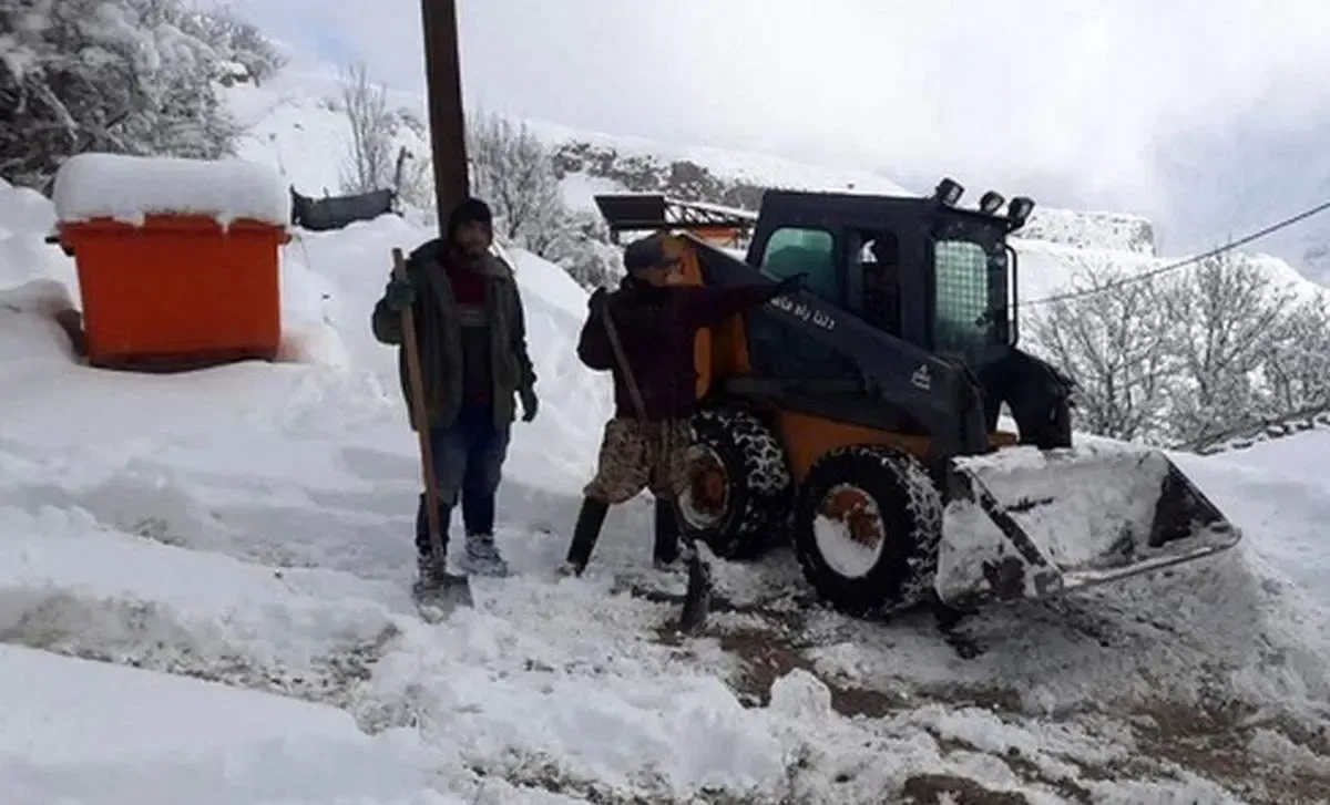 نجات معجزه‌آسای خانواده ۱۸ نفره در کولاک لاریجان