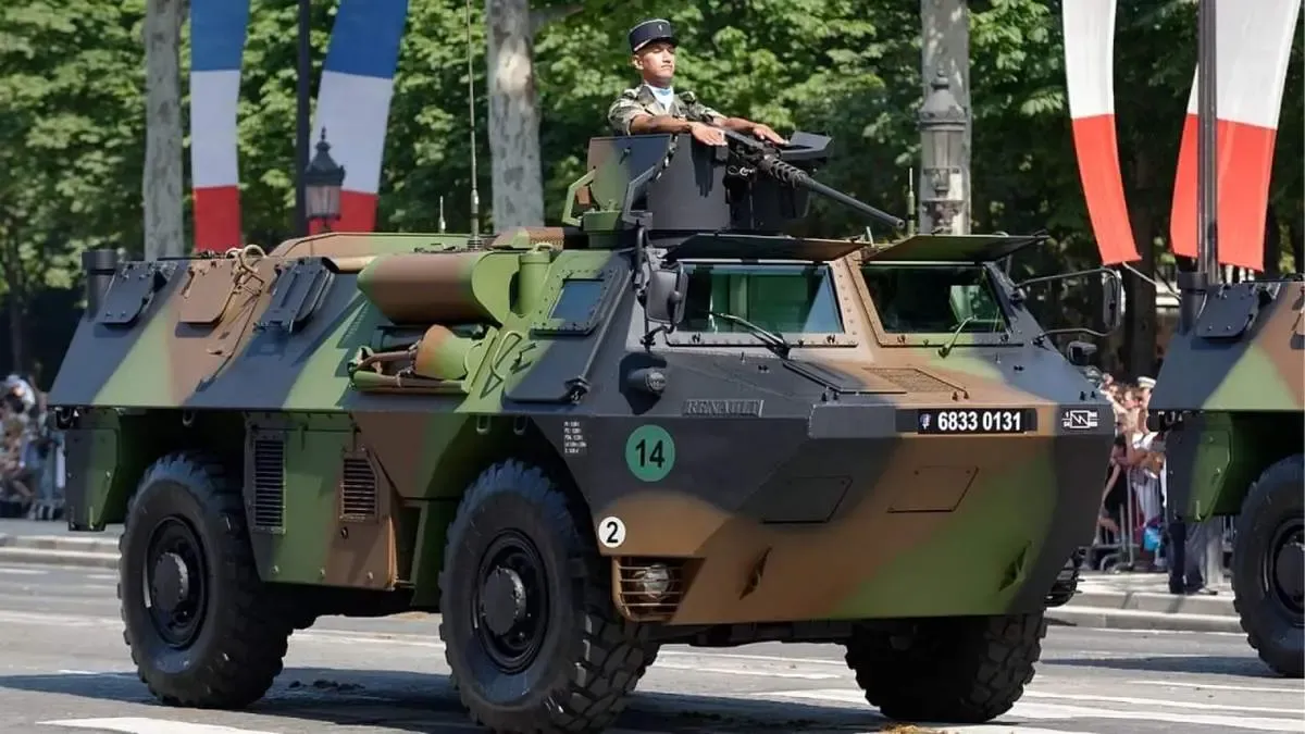 فرانسه: نیرو به اوکراین نفرستادیم در آنجا اسلحه می‌سازیم