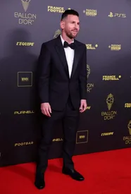 لیونل مسی و خانواده خوش تیپش در مراسم توپ طلا/ تصویر