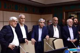 دولت به تجربه دولت‌های پیشین اعتنا نمی‌کند | از مأموریت رئیسی به مرکز بررسی‌های استراتژیک چه خبر؟