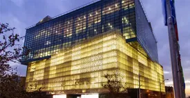 جزئیات خودکشی کیانوش سنجری با سقوط از بالکن مجتمع چارسو