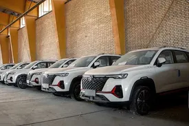 سخنگوی وزارت صمت: واردات خودرو متوقف نمی‌شود