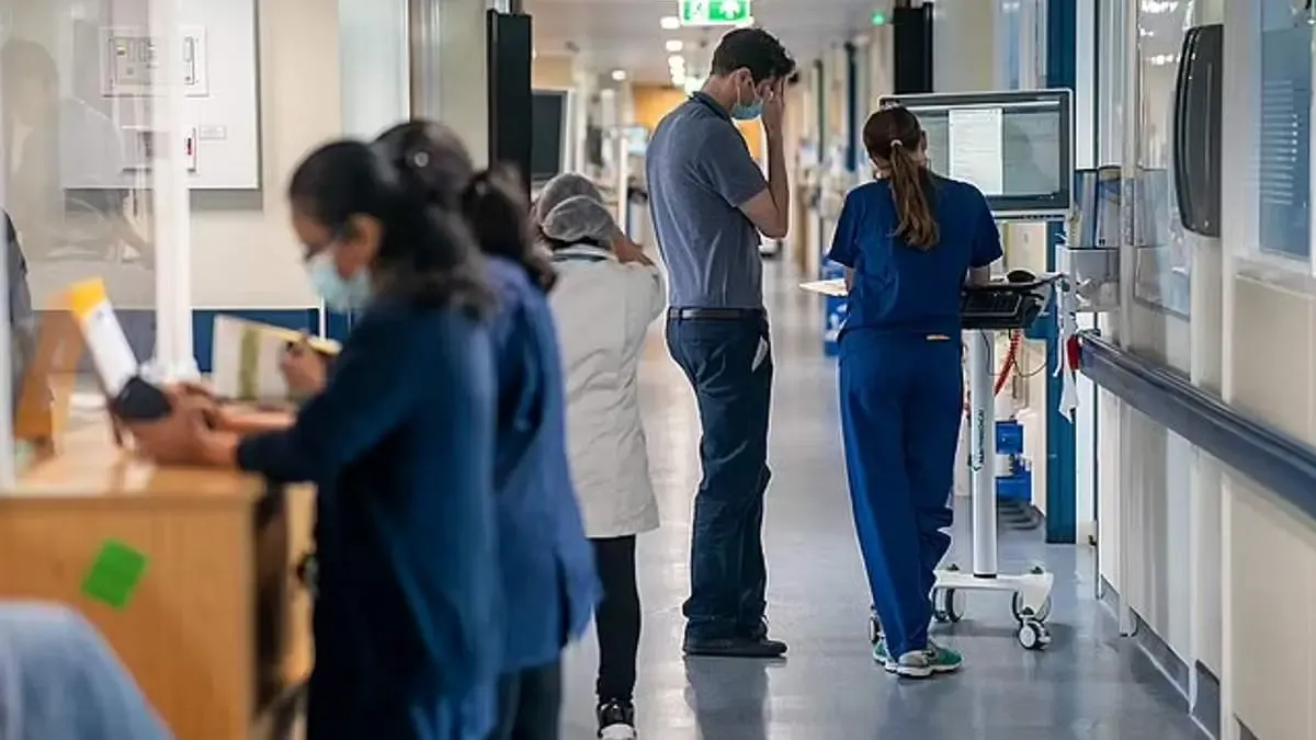 ملاقات با پزشک عمومی در انگلیس یک ماه طول می‌کشد