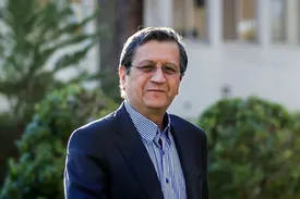 همتی بعد از دلار ۲۰۰ هزار تومانی: به جوسازی توجه نکنید