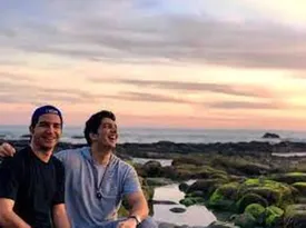 ببینید | هم‌صدایی خاطره‌انگیز محسن یگانه و فرزاد فرزین با استایل عجیب