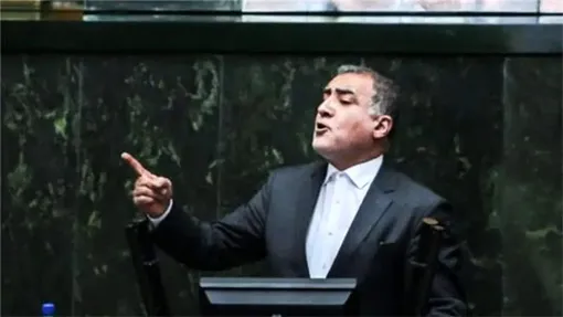 ادعای یک نماینده: منزل احمدی‌نژاد محاصره است!