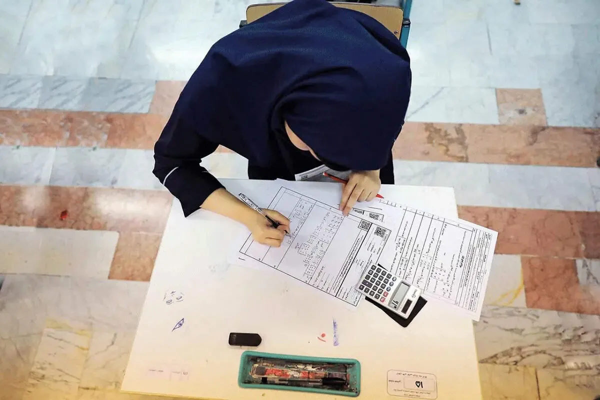 استرس امتحان جان دانش‌آموز را گرفت