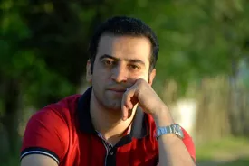 مزدک پنجه‌ای در گفت‌وگو با «آرمان ملی»: شعر، دیگر هنر اول نیست / متفاط‌نویسی، به چالش کشیدن کلیشه‌هاست