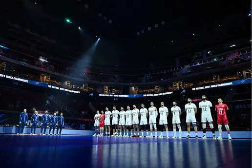 پیاتزا ۴۲ والیبالیست خود را انتخاب کرد