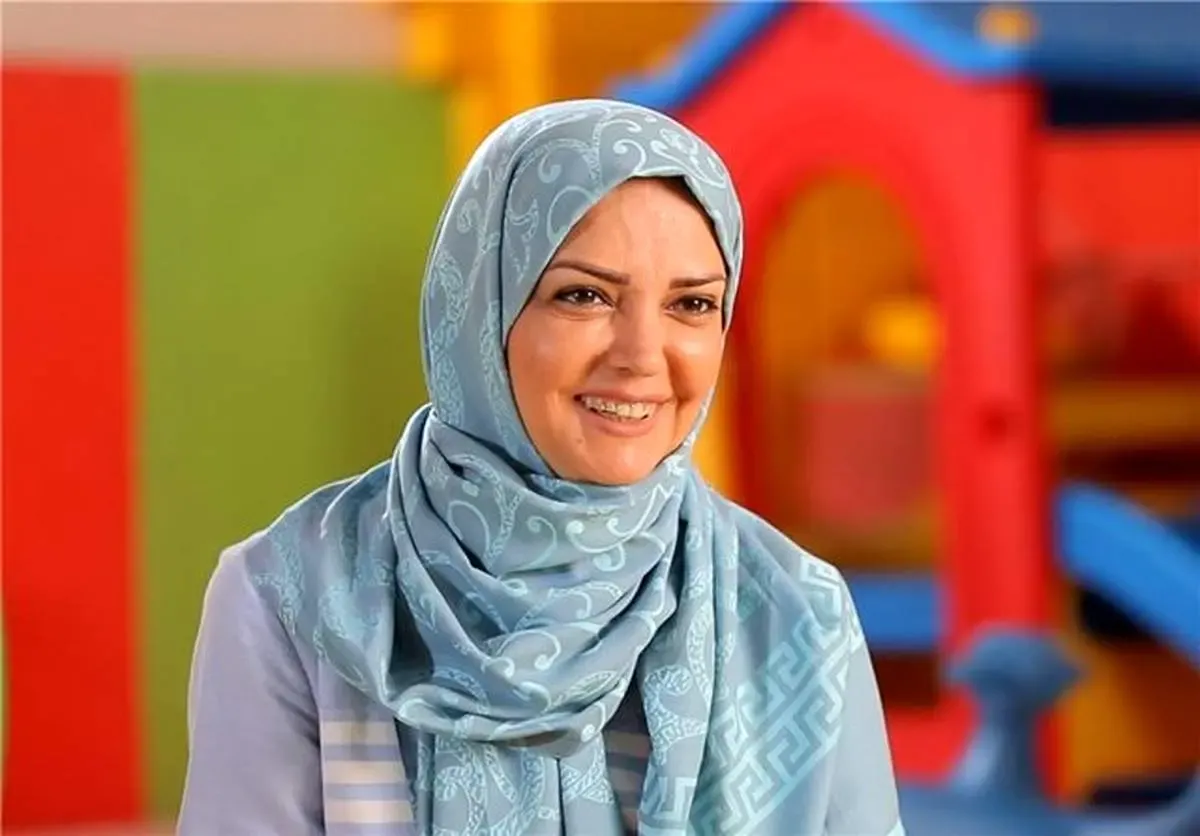 حضور خانم مجری در آگهی‌های بازرگانی تلویزیون