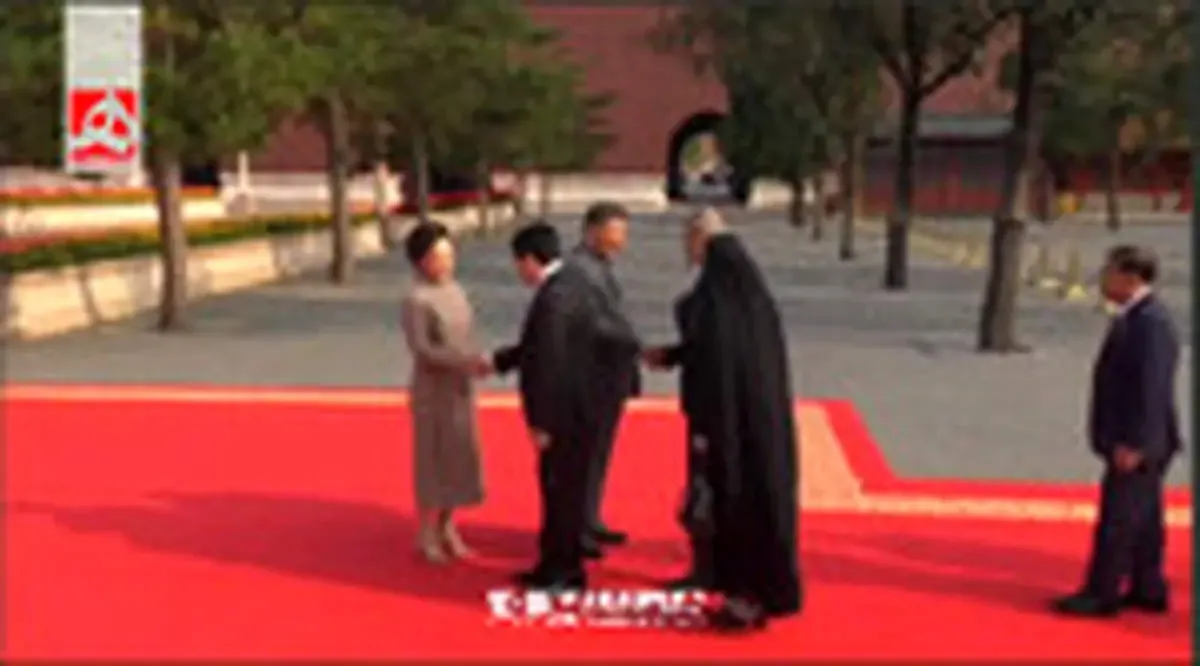 ببینید/ لحظه دست ندادن پزشکیان با همسر رئیس جمهور چین